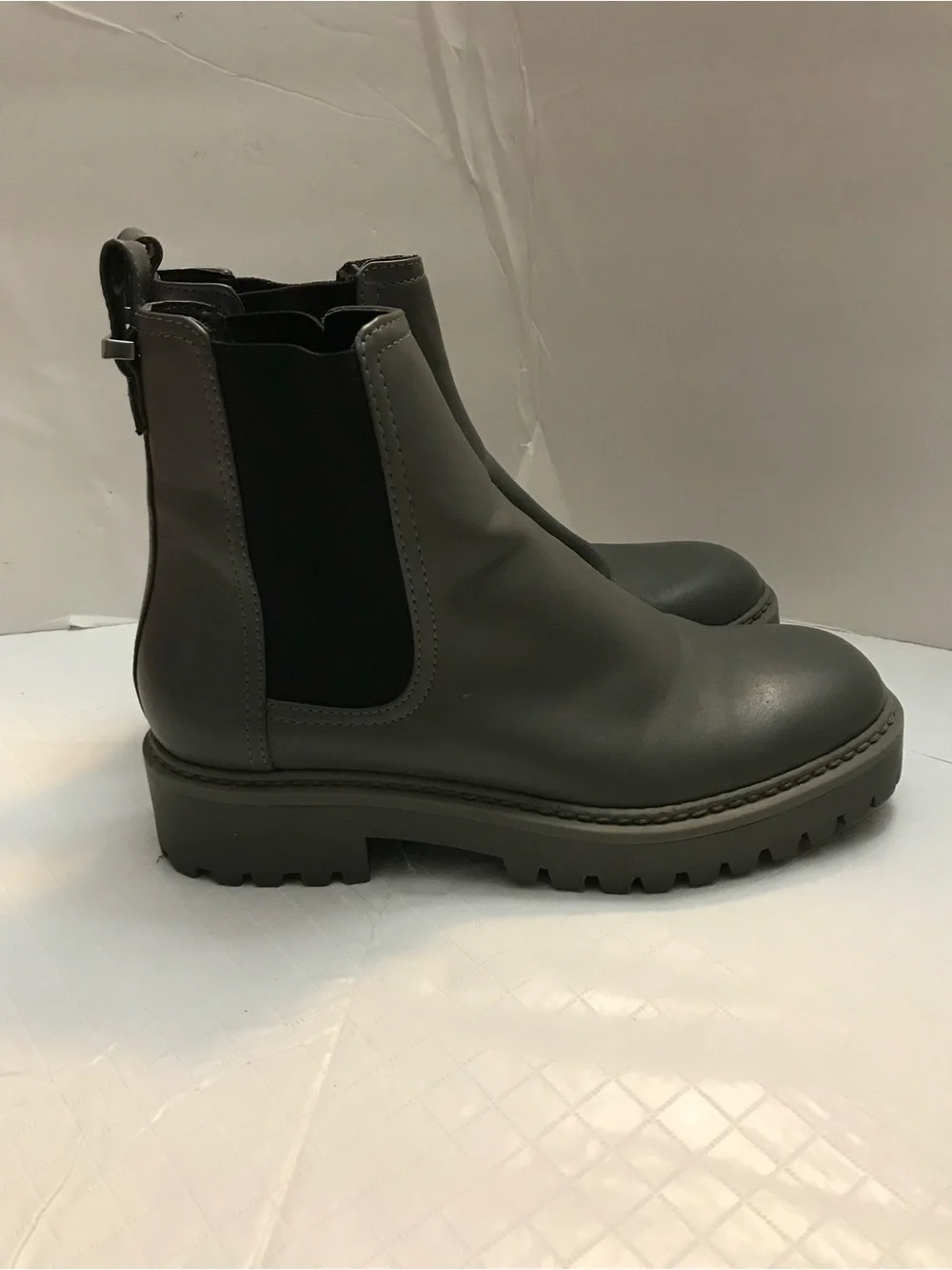 Kenneth Cole Reaction Women's Black Chelsea Pull-On Boots Side Size 6 Like New